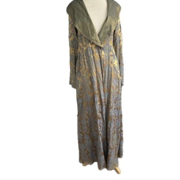 Victoria's Secret Other - Victoria's Secret Vintage Damask Gray and Gold Long Robe Coat